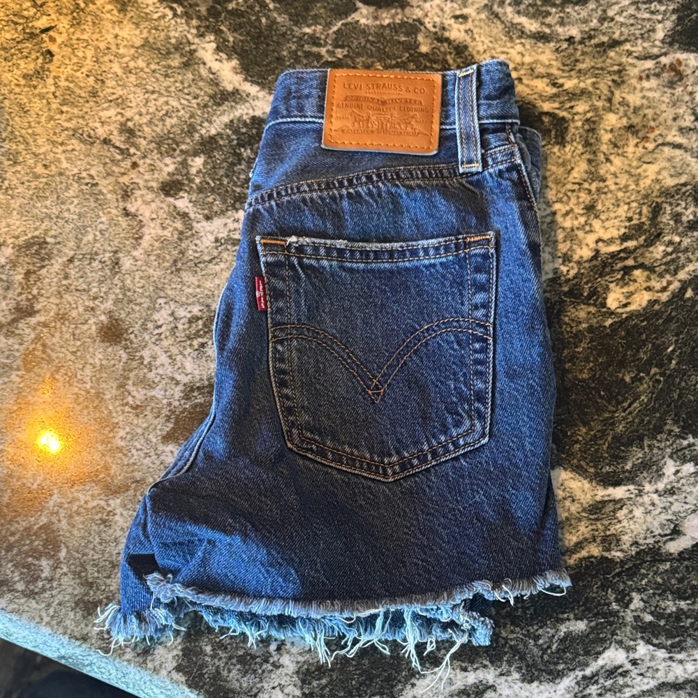 Levi's blue denim cut-off shorts - Ribcage style - Size 23